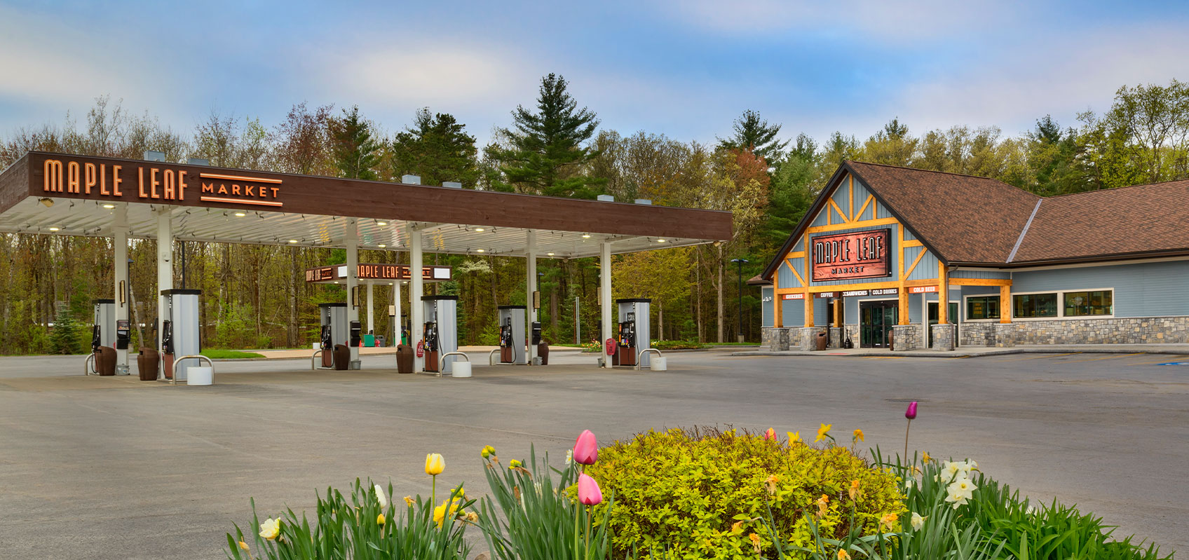 maple leaf market convenience store in sylvan beach