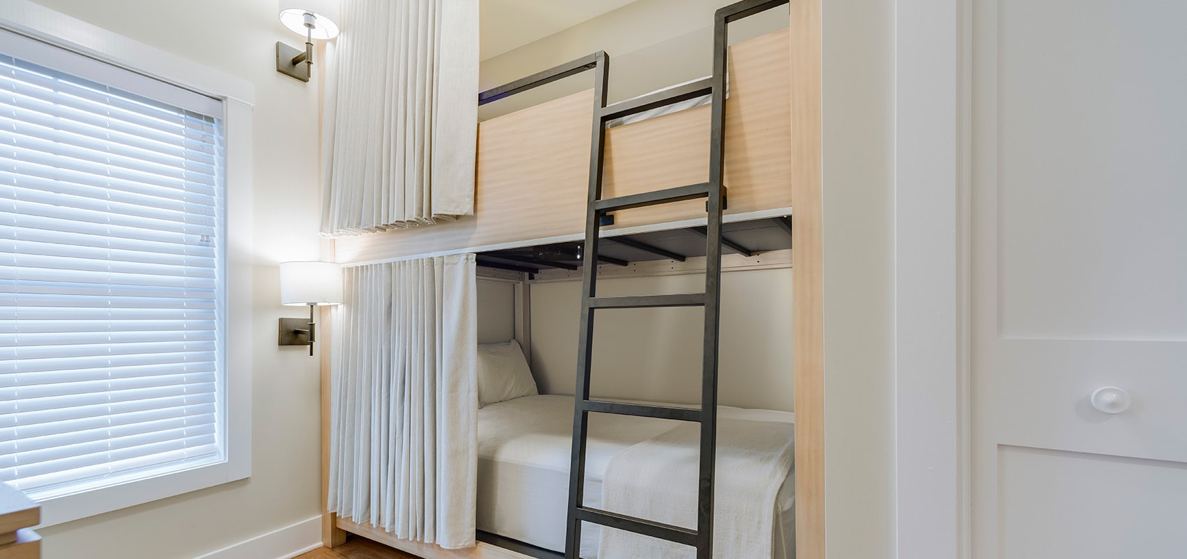 bunk bedroom in cottage at the cove at sylvan beach