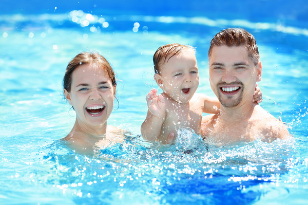 Family Swimming 