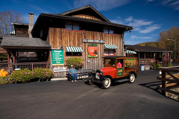 Fly Creek Cider Mill & Orchard